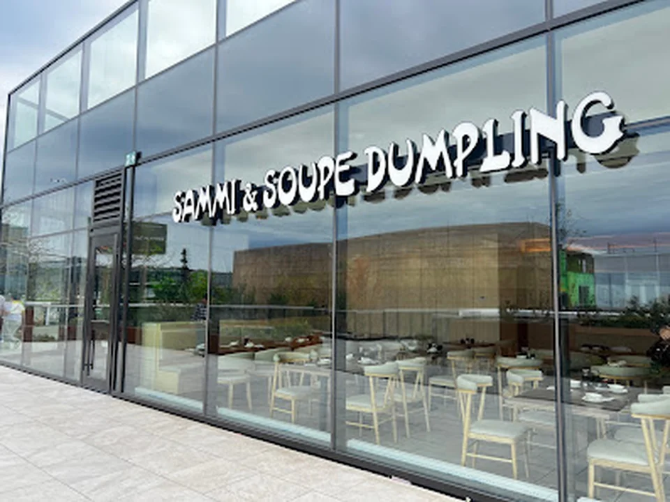 Sammi & Soupe Dumpling - (Royalmount), Montréal