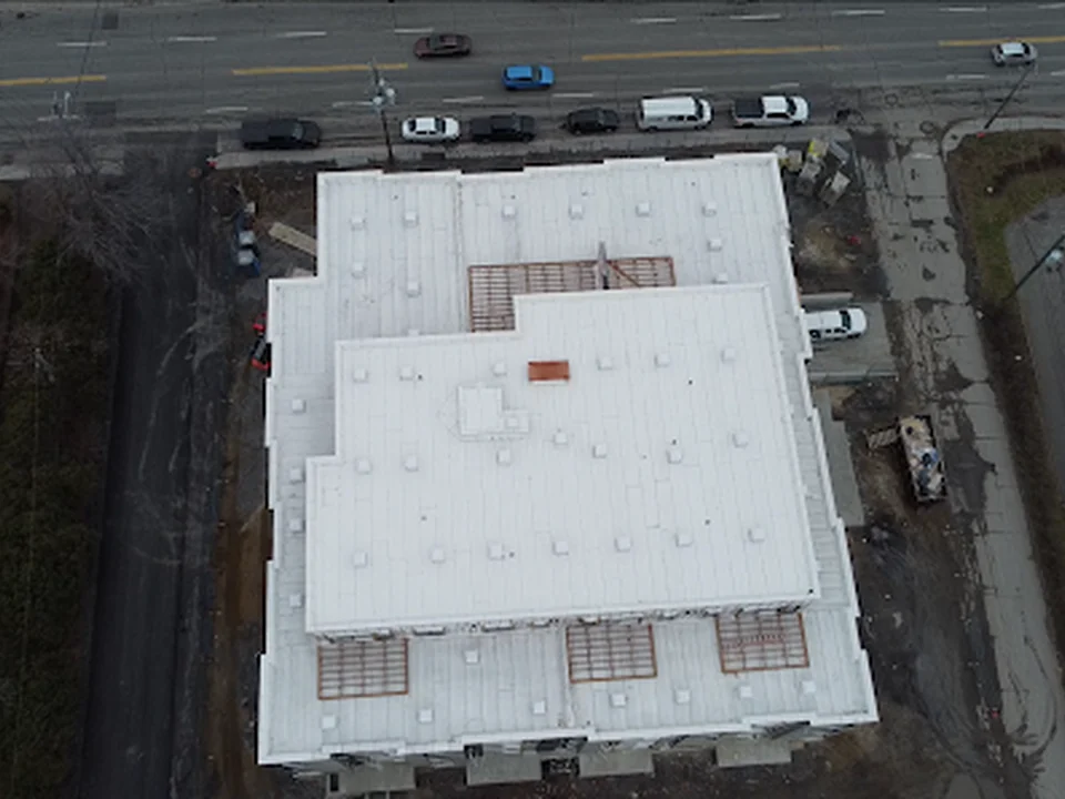 Toitures OBM - Couvreur Commercial - Toit plat, Membrane élastomère, Montréal