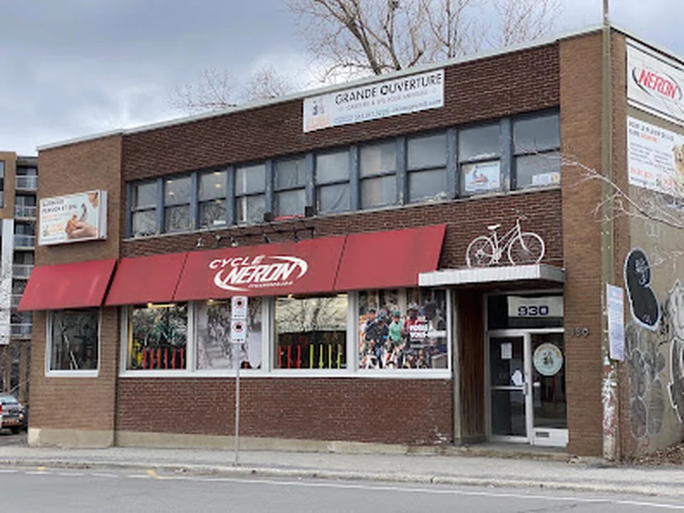 Davélo, Montréal