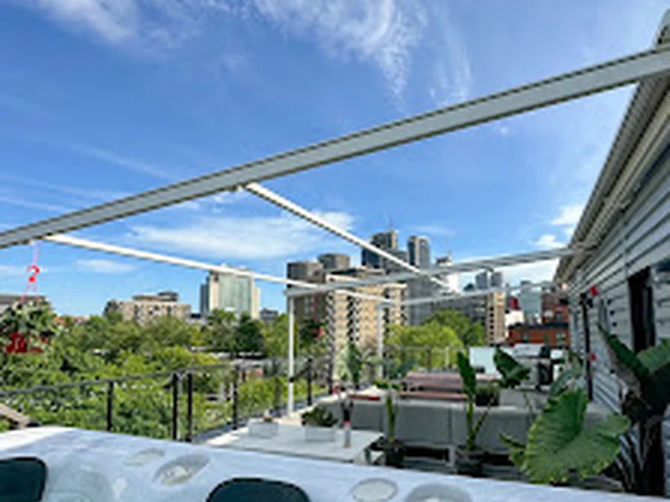 Boxotel, Montréal
