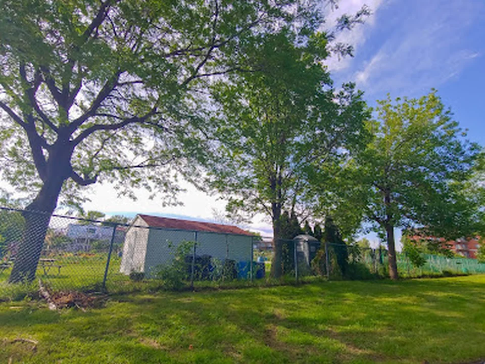 Jardin communautaire Jacques-Charbonneau, Montréal