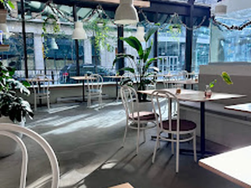 Onna Café, Montréal