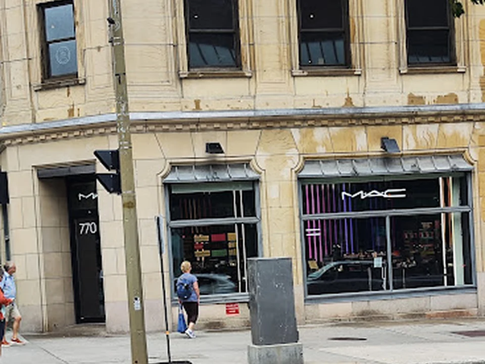 Cosmétiques MAC, Montréal