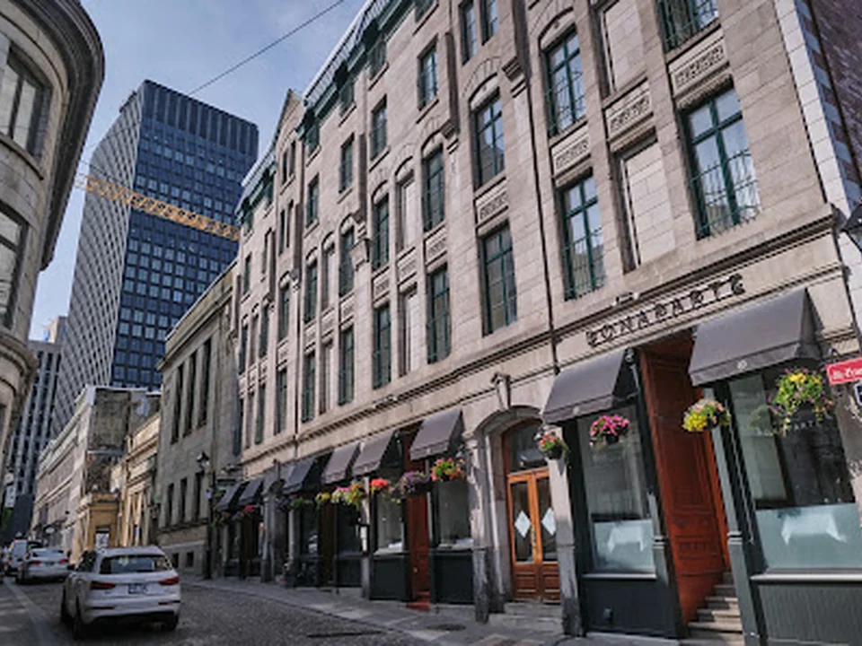 Hôtel Bonaparte, Montréal