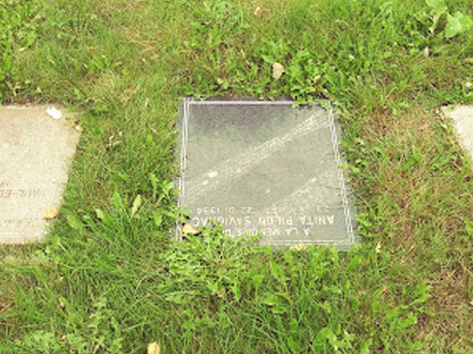 Cimetière Près du Fleuve, Montréal