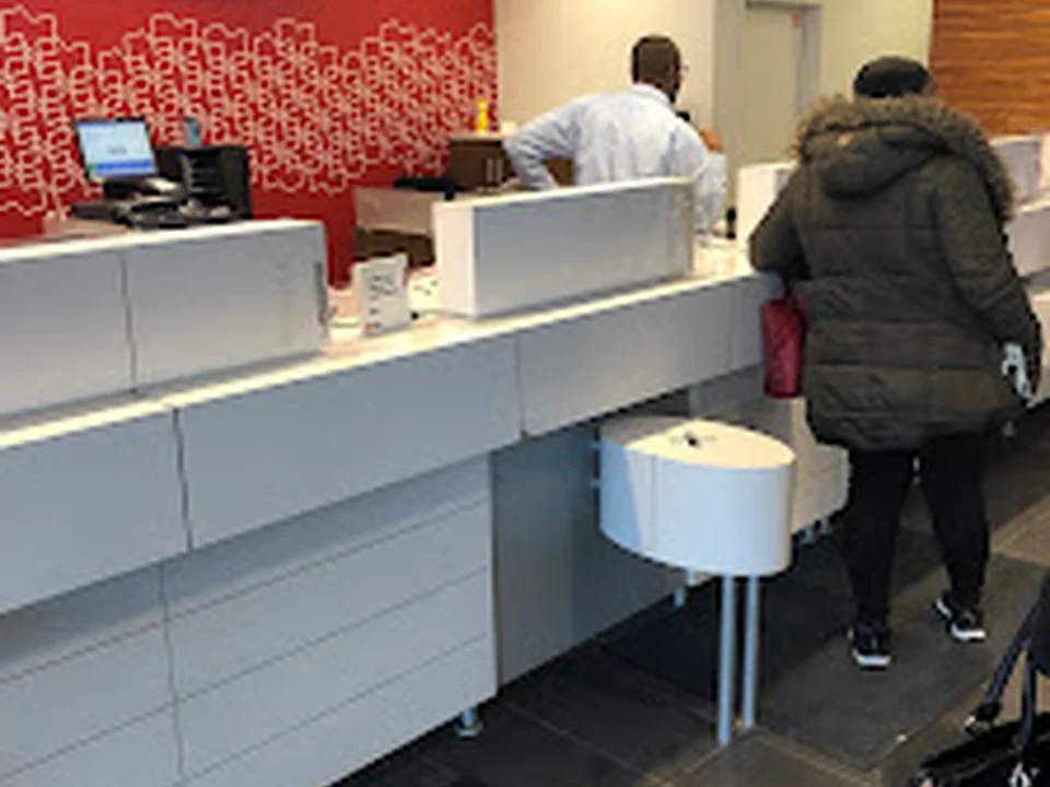 Banque Nationale - Argent au guichet seulement, Montréal