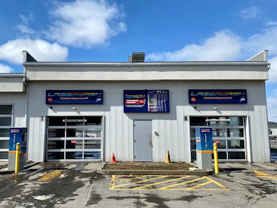 Lave-Auto Express, Montréal