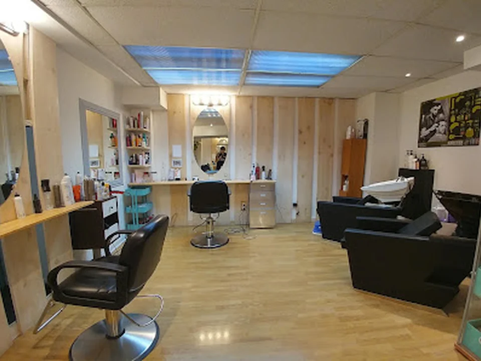 MESH coiffure, Montréal