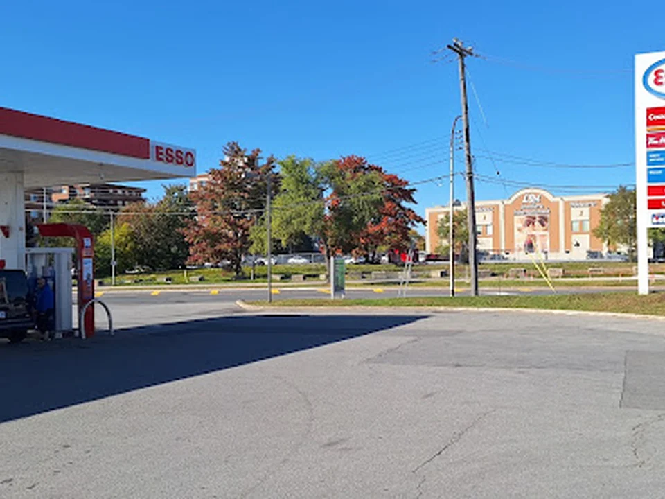 Esso, Montréal