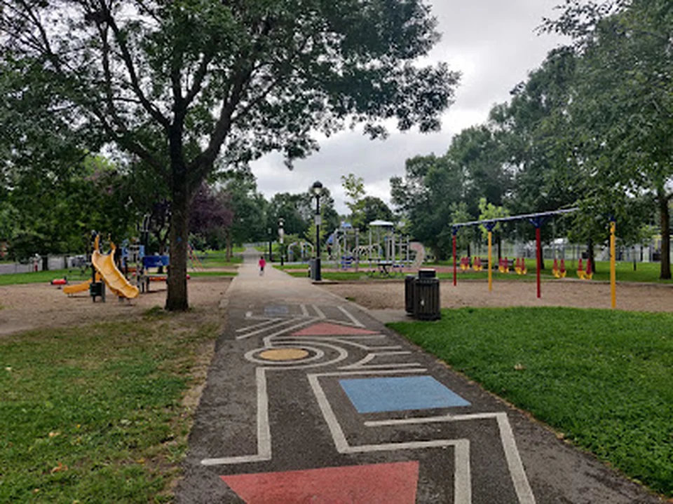Aire de jeu 18 mois à 5 ans, Montréal