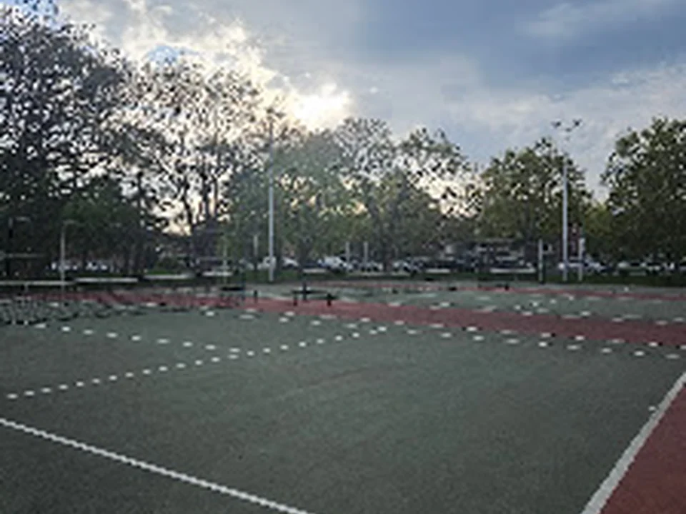 Court de tennis du parc Sainte-Bernadette, Montréal