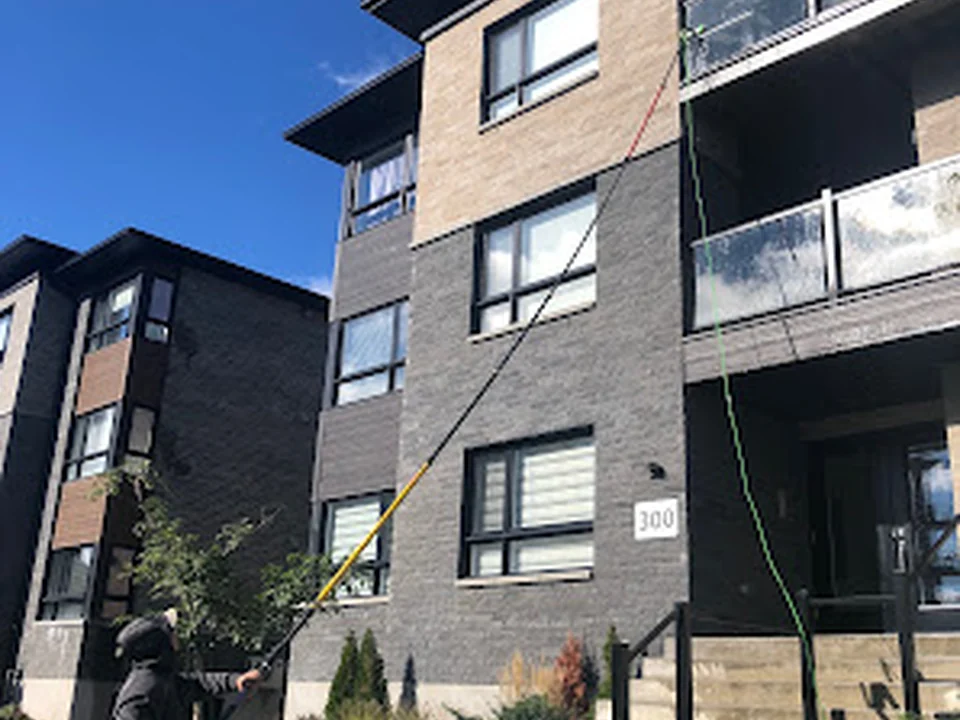Lavage de Vitres Ultra Nettes, Montréal