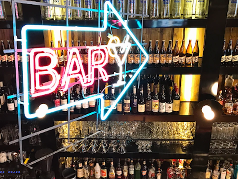 Saloon Bistro Bar, Montréal