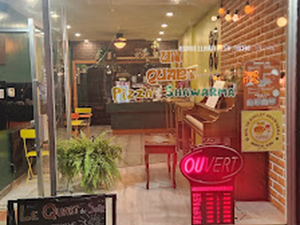 Un Quart - Shawarma & Pizza New Yorkais, Montréal
