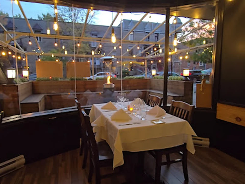 Restaurant Le Bleu Raisin, Montréal