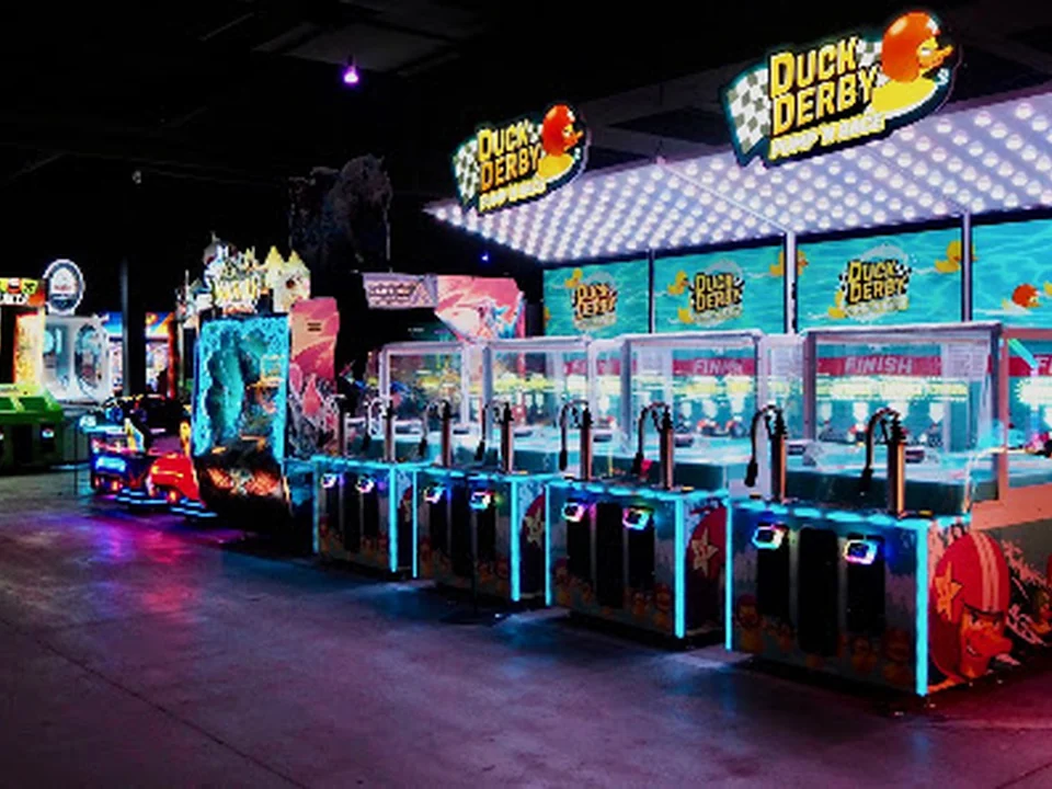 FUNHUB DIX30 - Arcades, Bar, Prix, Fun Garanti, Montréal