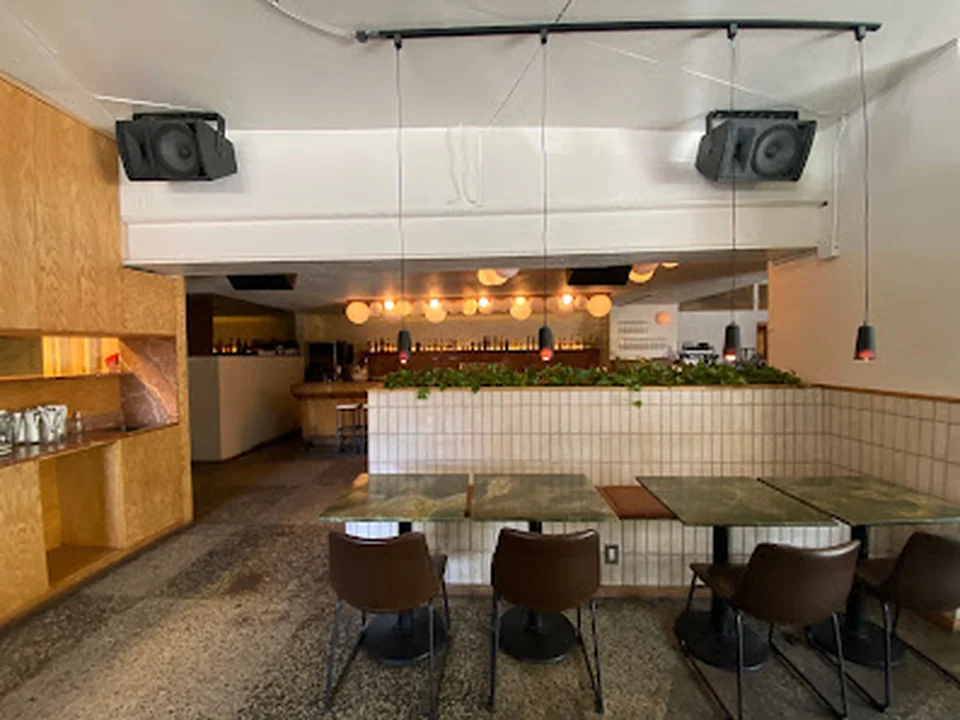 l'idéal bar & contenus, Montréal